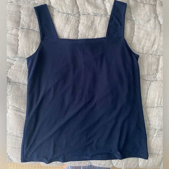 Square neck line tank in Navy - Picture 3 of 3
